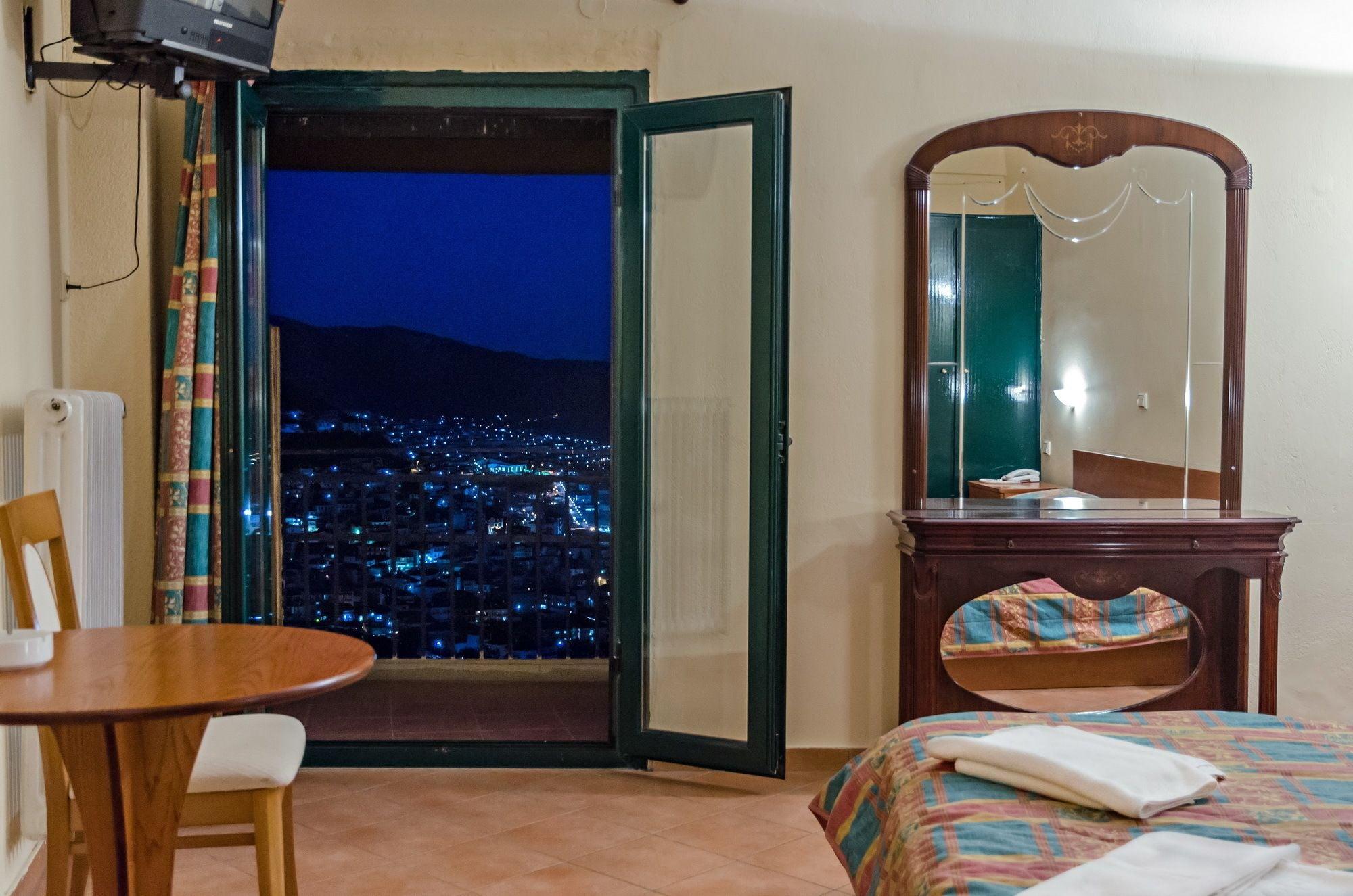 קרפניסיון Hotel Lecadin מראה חיצוני תמונה